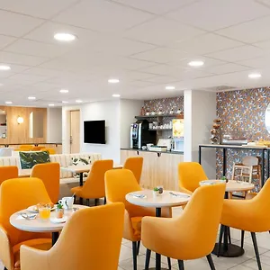 アパートホテル Residhome Aeroport